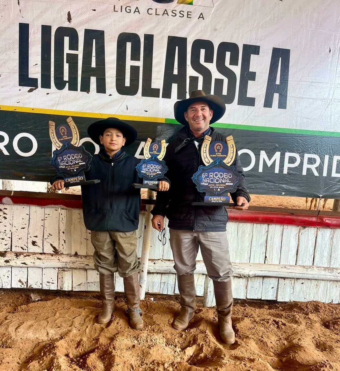 Imagem de compartilhamento para o artigo Bruno Galdino, jovem laçador de 11 anos, conquista títulos em múltiplas categorias no 6º Rodeio Nacional de Laço Comprido em Jataí-GO da MS Todo dia